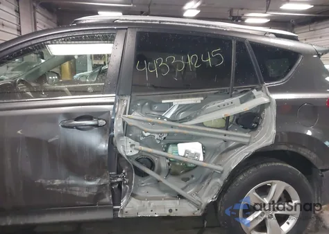 2013 Toyota Rav4 Xle z USA, uszkodzony, nr VIN JTMRFREV4D5008349